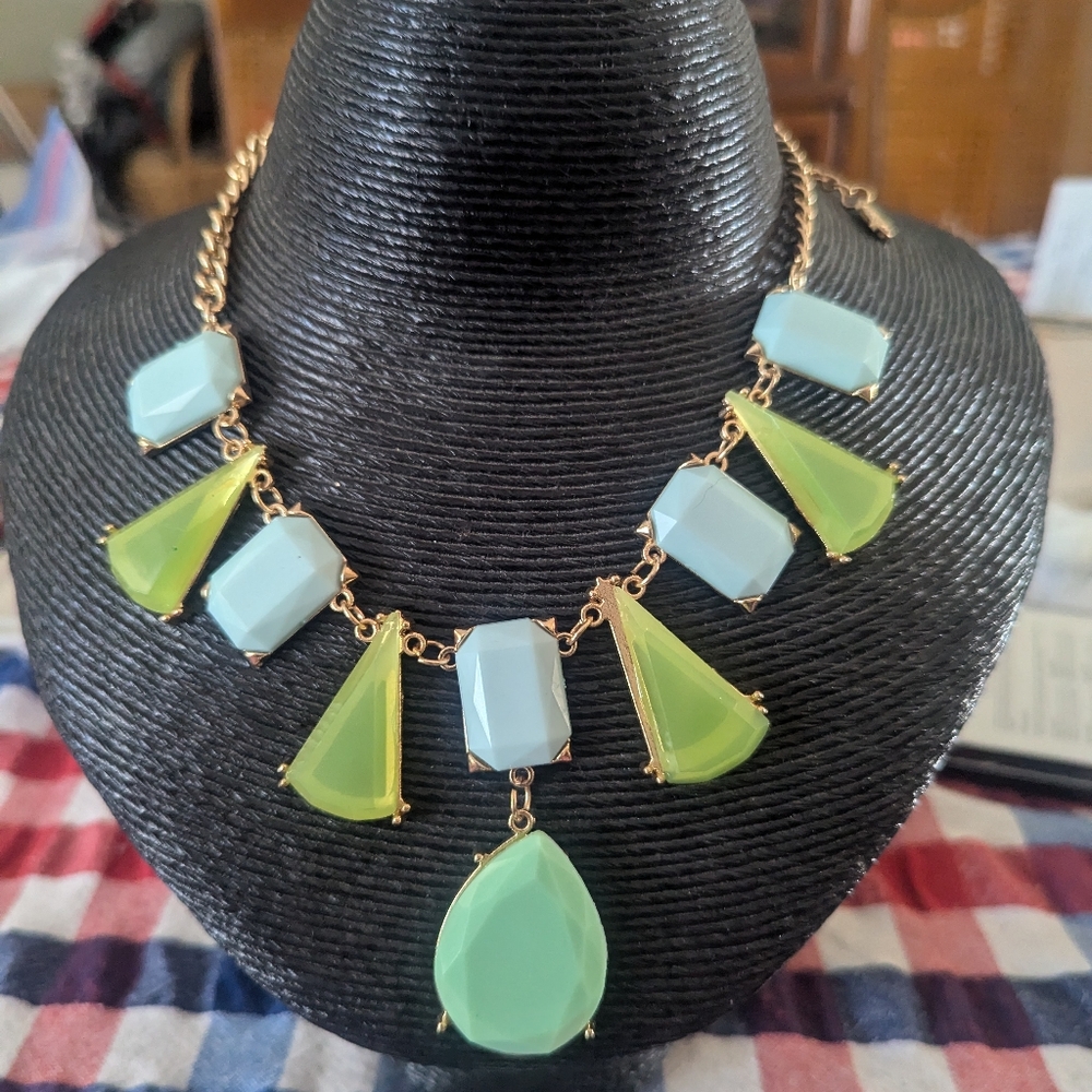 Etc! Green and blue tone necklace statement